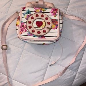 Betsey Johnson cross body phone bag!